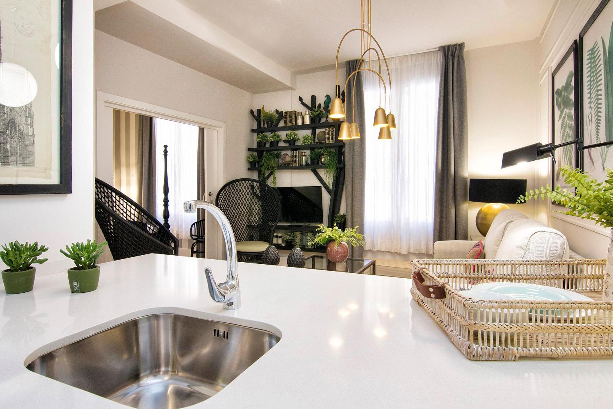 Apartment Deluxe *